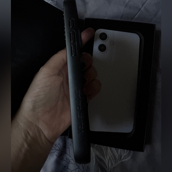 Iphone 16 plus VC bling case used - Picture 7 of 13